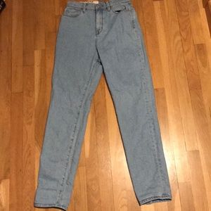BDG 26W Mom High Rise Jeans NWOT